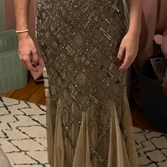 Gorgeous adrianna papell dress wear to a wedding or prom - Picture 2 of 3